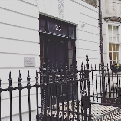 Dr Justine Kluk - Consultant Dermatologist London